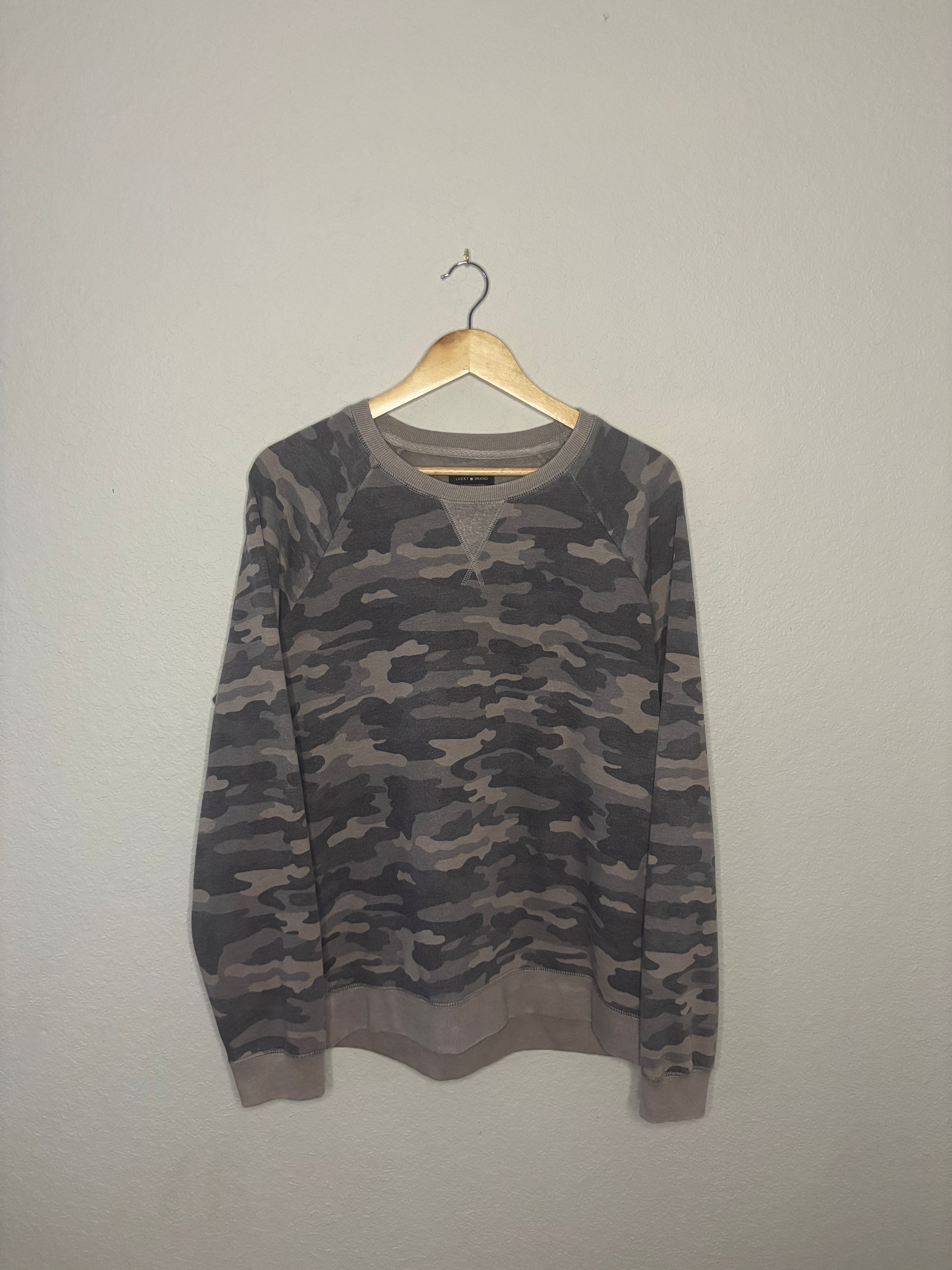 Camo Crewneck · Women’s XL