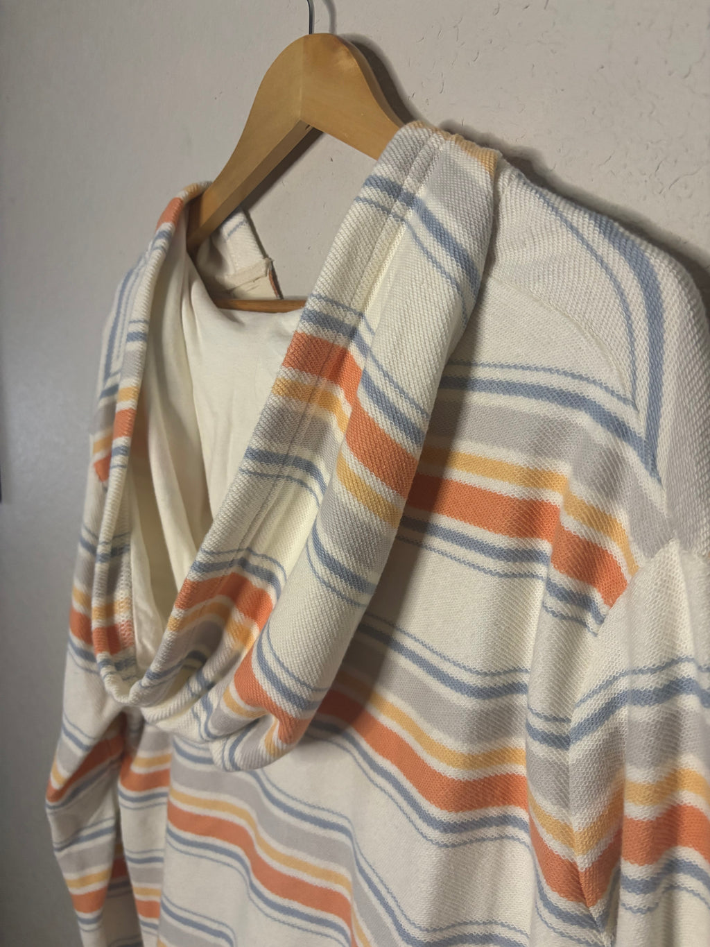 Pastel Stripe Hooded Henley · Men’s Tall Medium