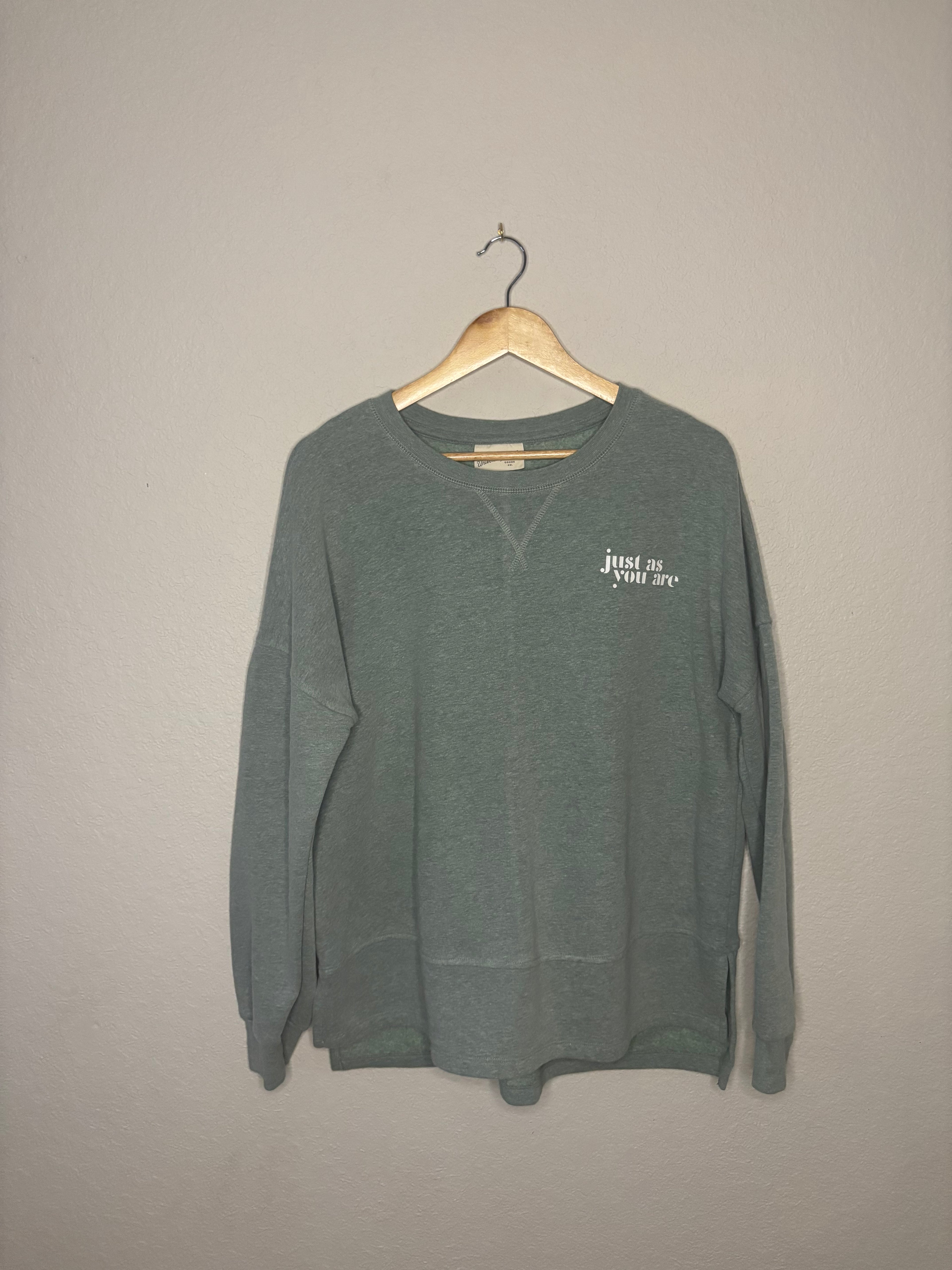 Soft Sage Crewneck · Women's Large