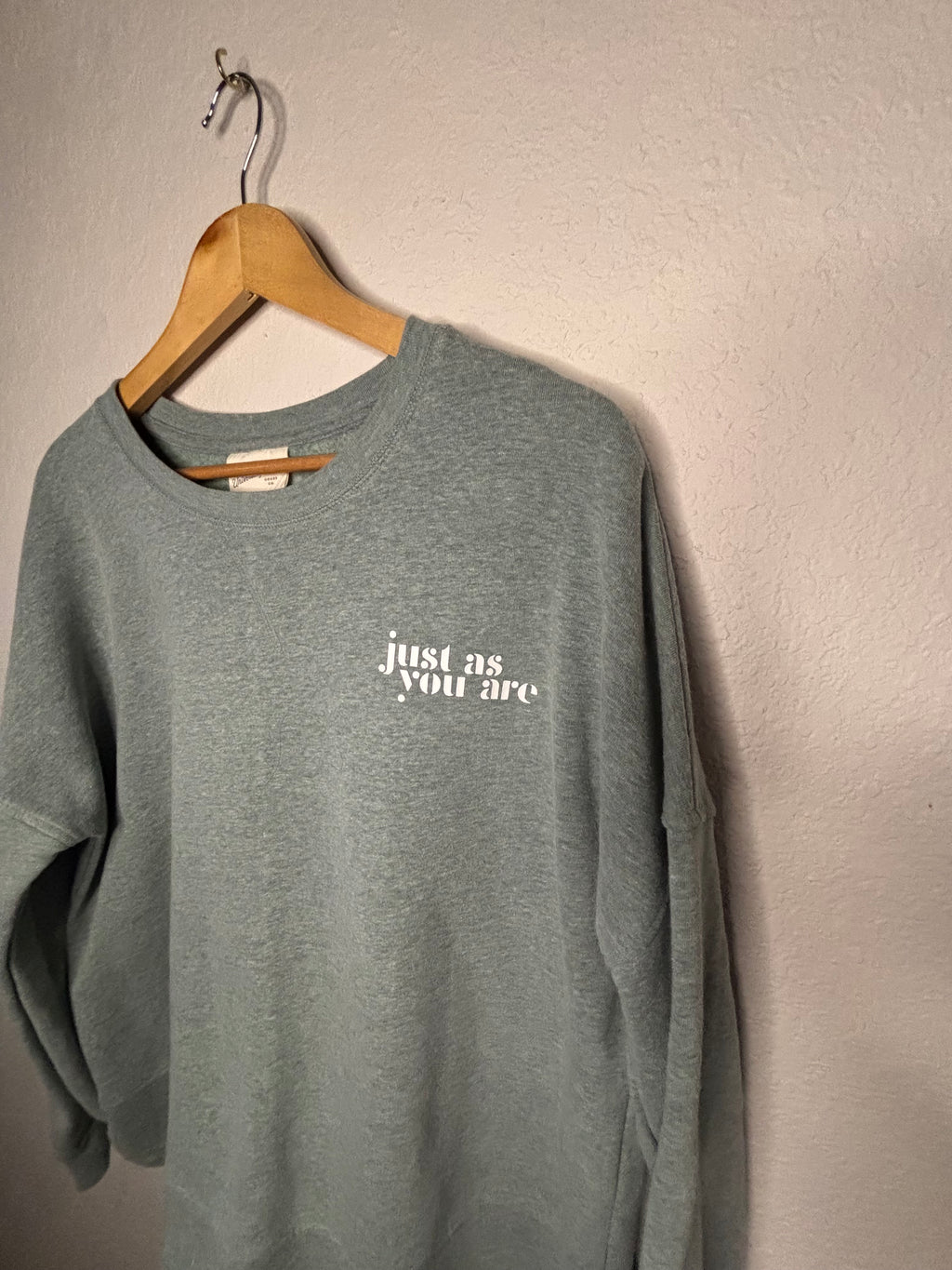 Soft Sage Crewneck · Women's Large