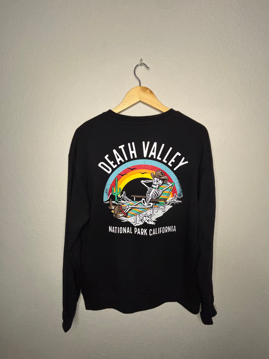 Death Valley Graphic Crewneck · Unisex Large