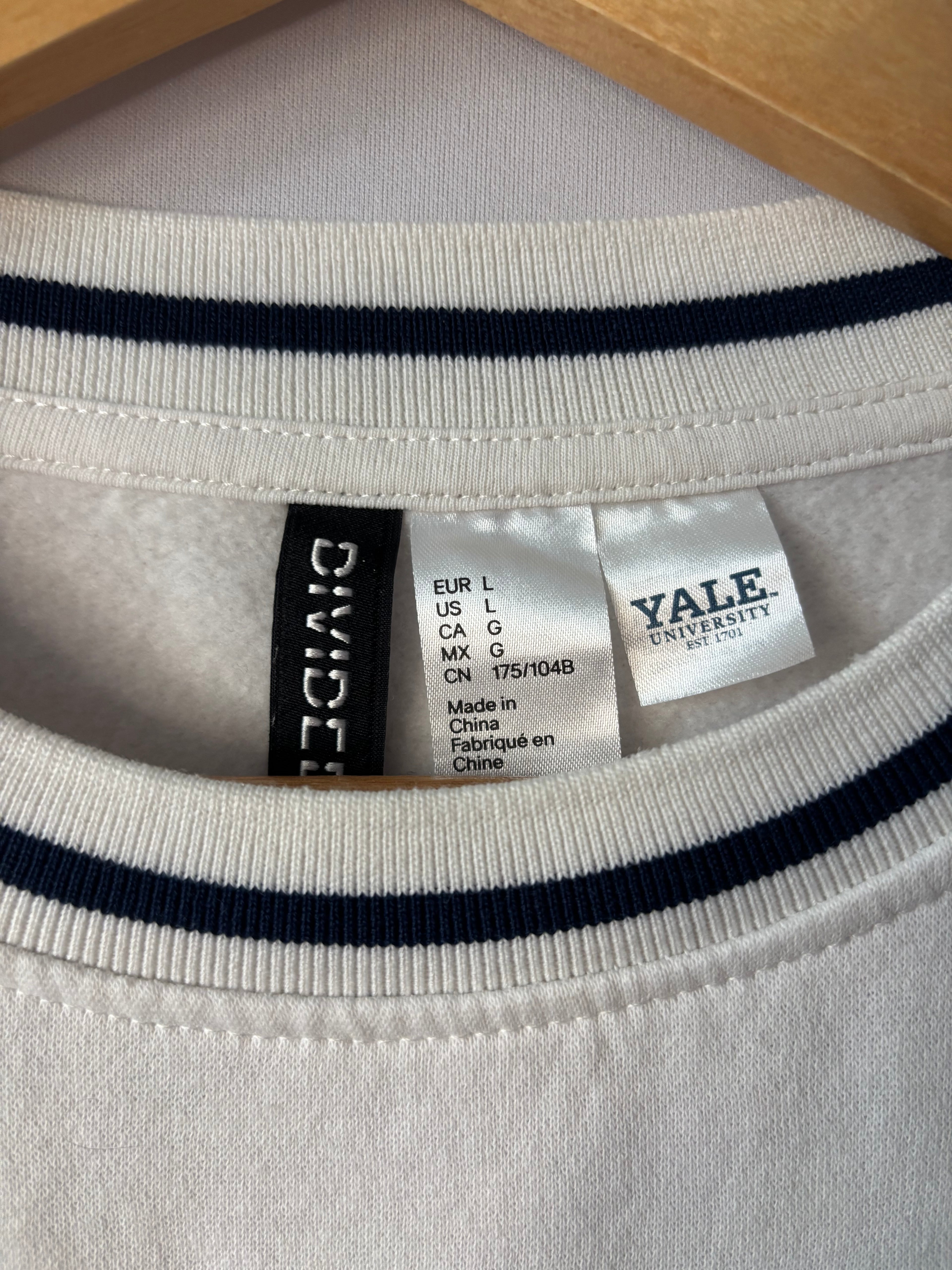 Yale University Varsity Crewneck • Unisex Large