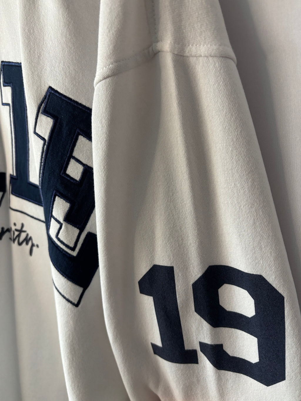 Yale University Varsity Crewneck • Unisex Large