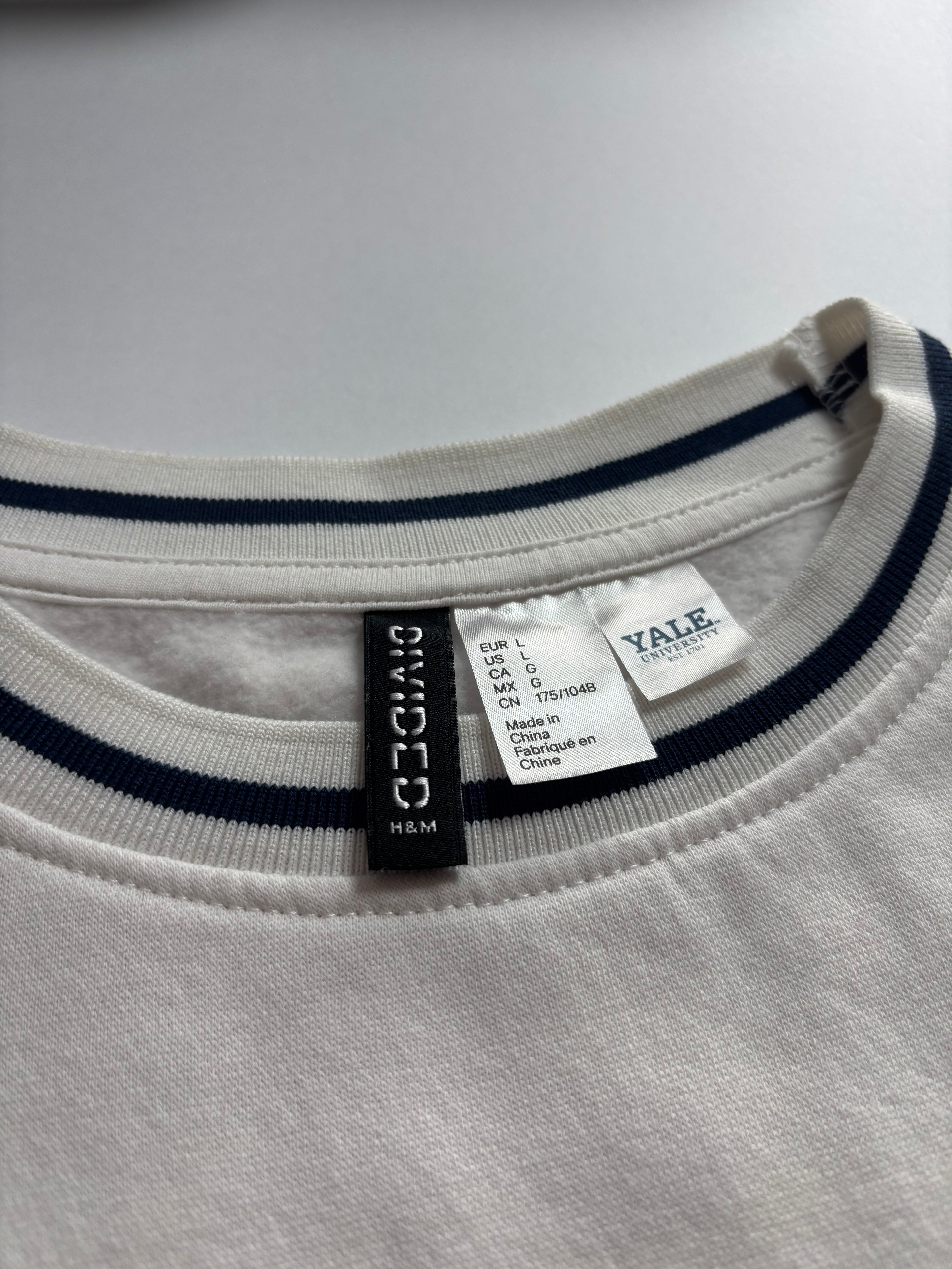 Yale University Varsity Crewneck • Unisex Large