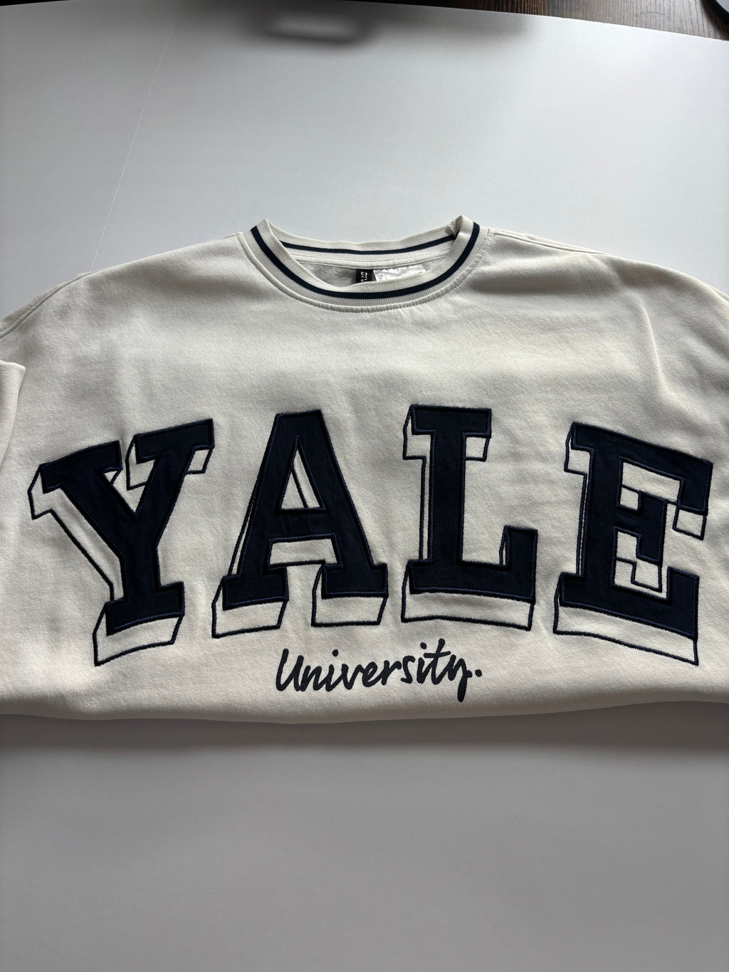 Yale University Varsity Crewneck • Unisex Large