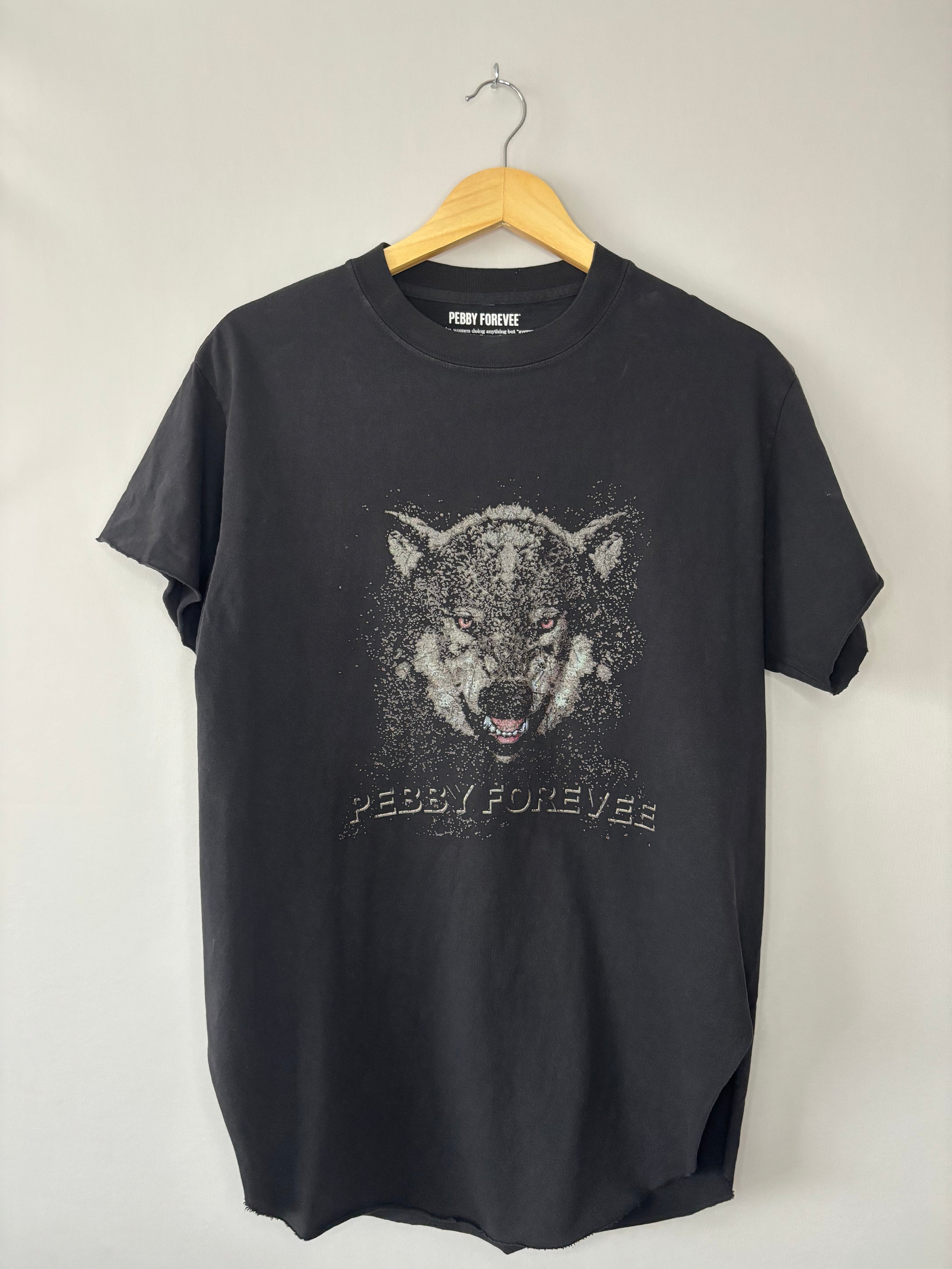 Pebby Forevee Wolf Graphic Tee · Women’s Medium