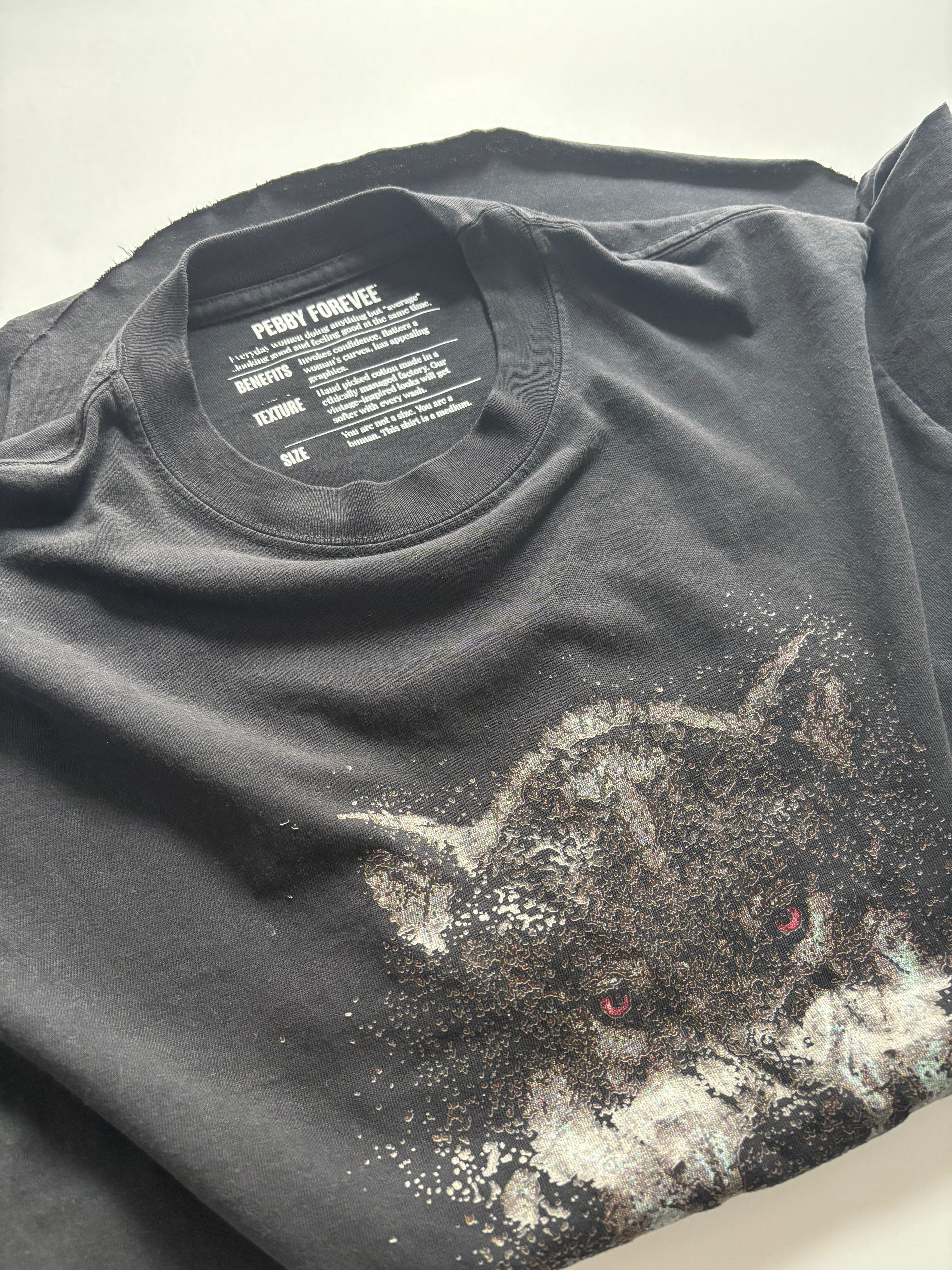 Pebby Forevee Wolf Graphic Tee · Women’s Medium