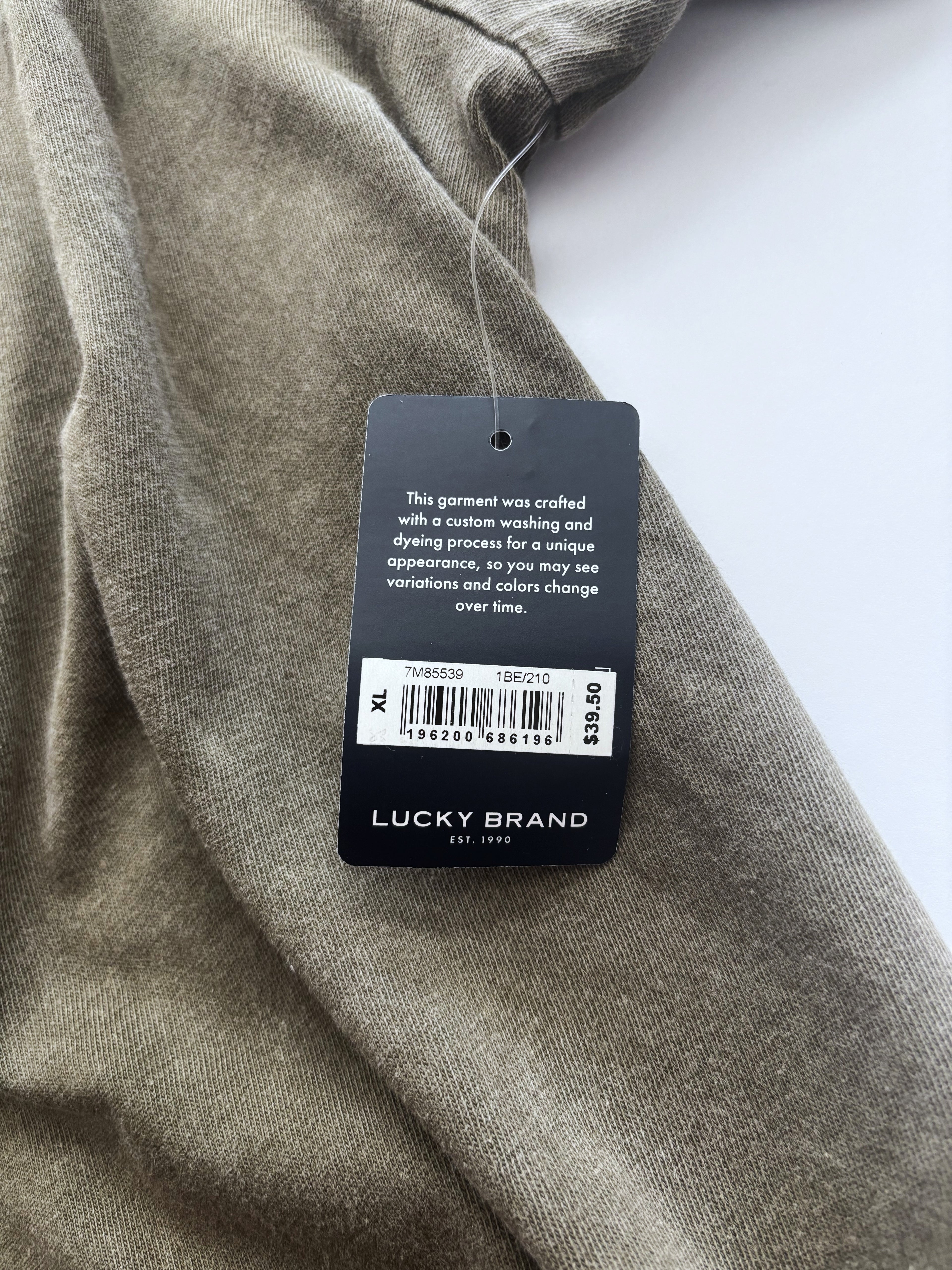 Embroidered Steer Skull Graphic Tee · Unisex XL