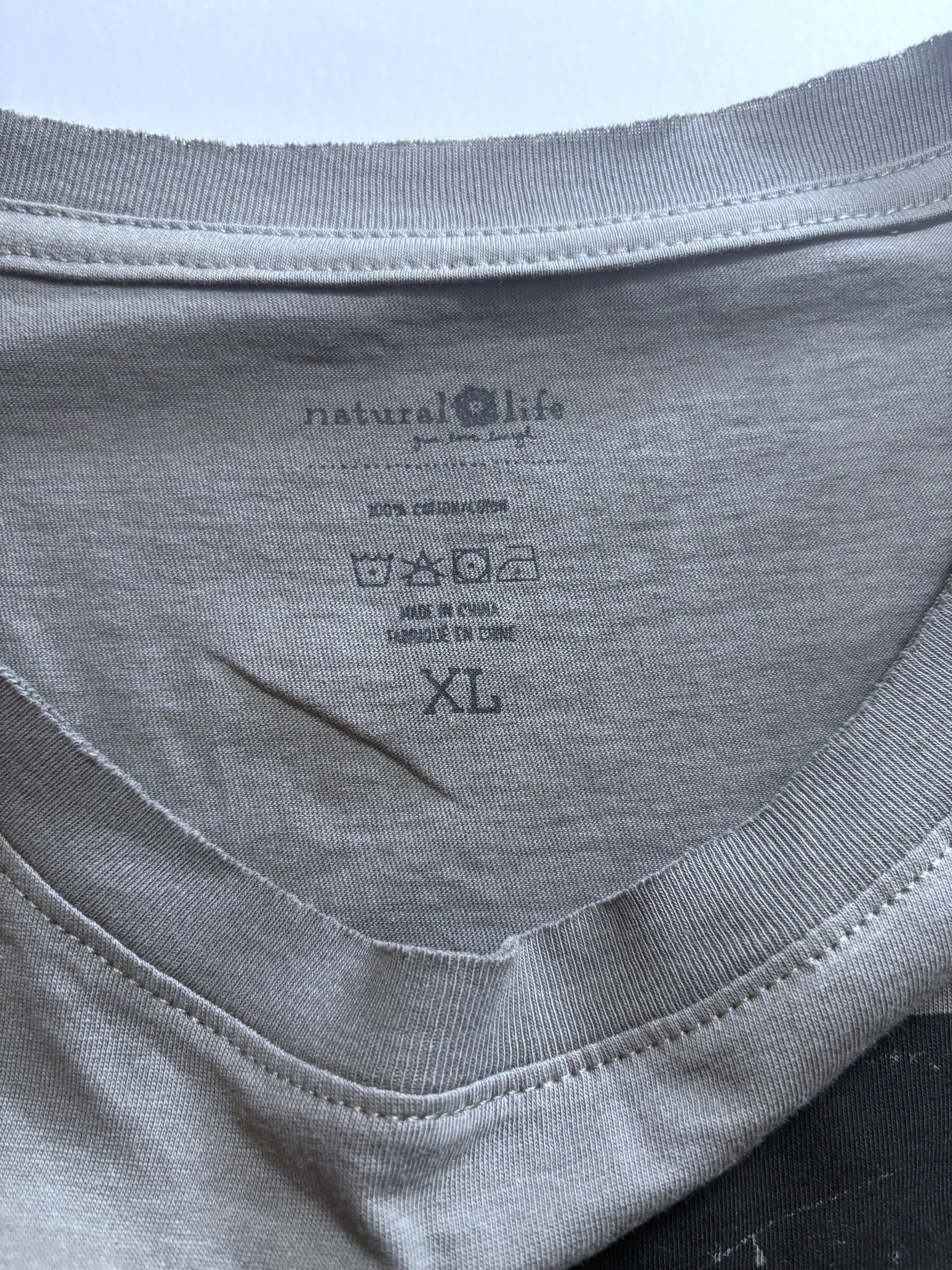 Mountain Landscape Graphic Tee · Women's XL