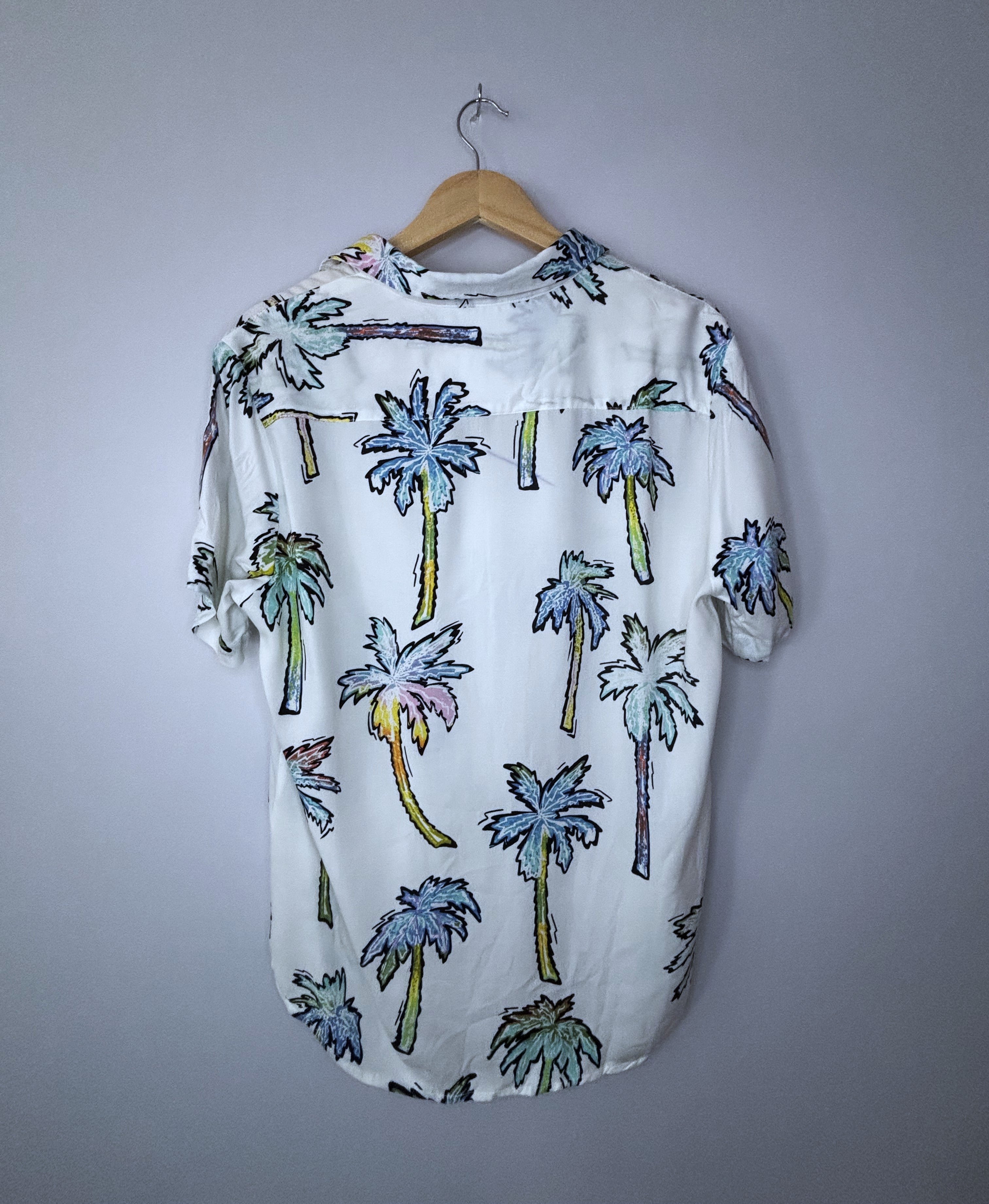 Palm Tree Print Button-Up Shirt · Unisex M