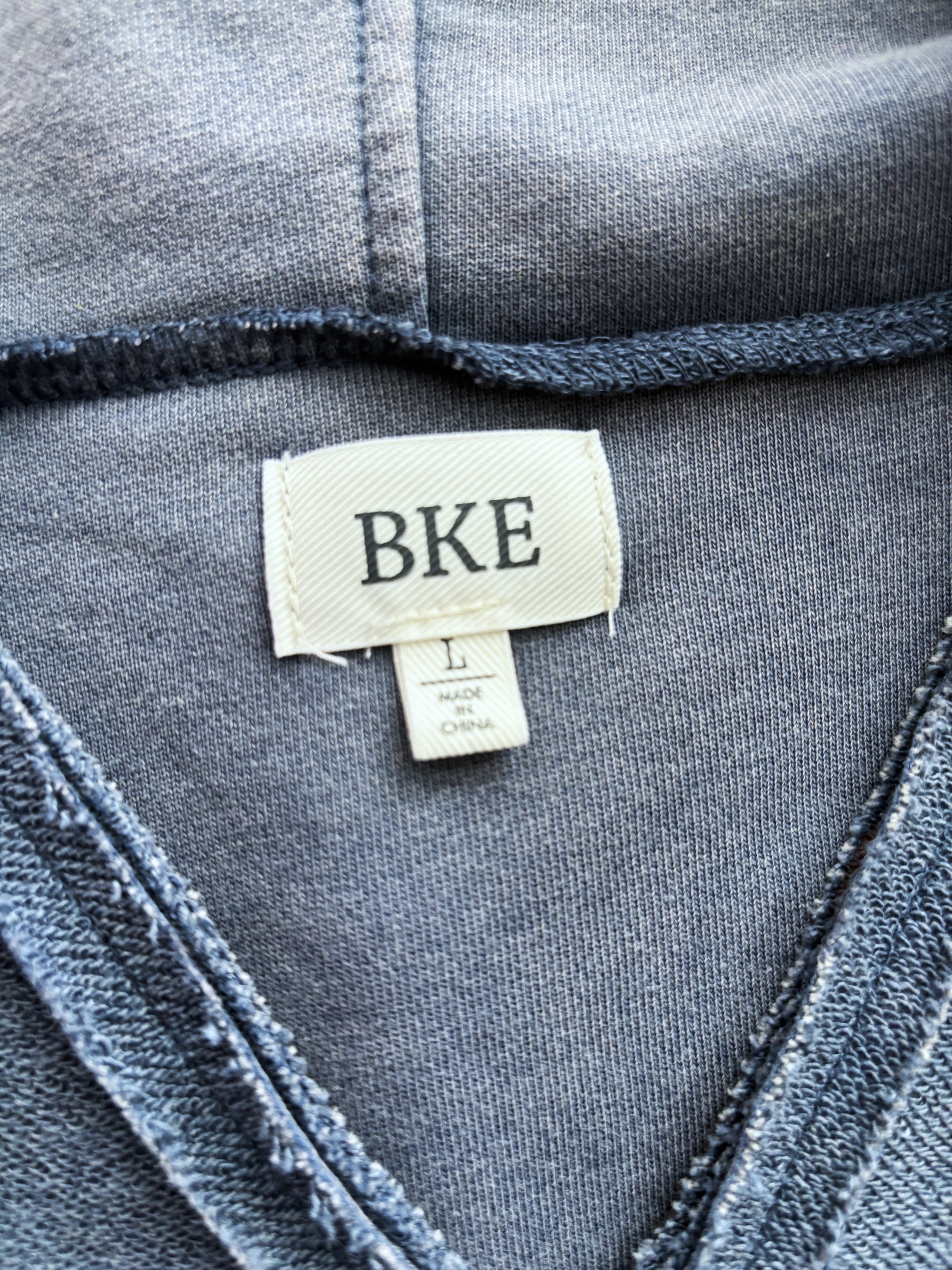 Southwest Pattern Pullover Hoodie · Women's L