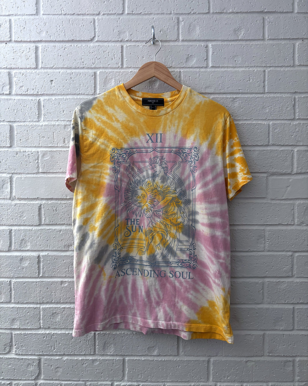 Forever 21 Ascending Soul Tee · Unisex M