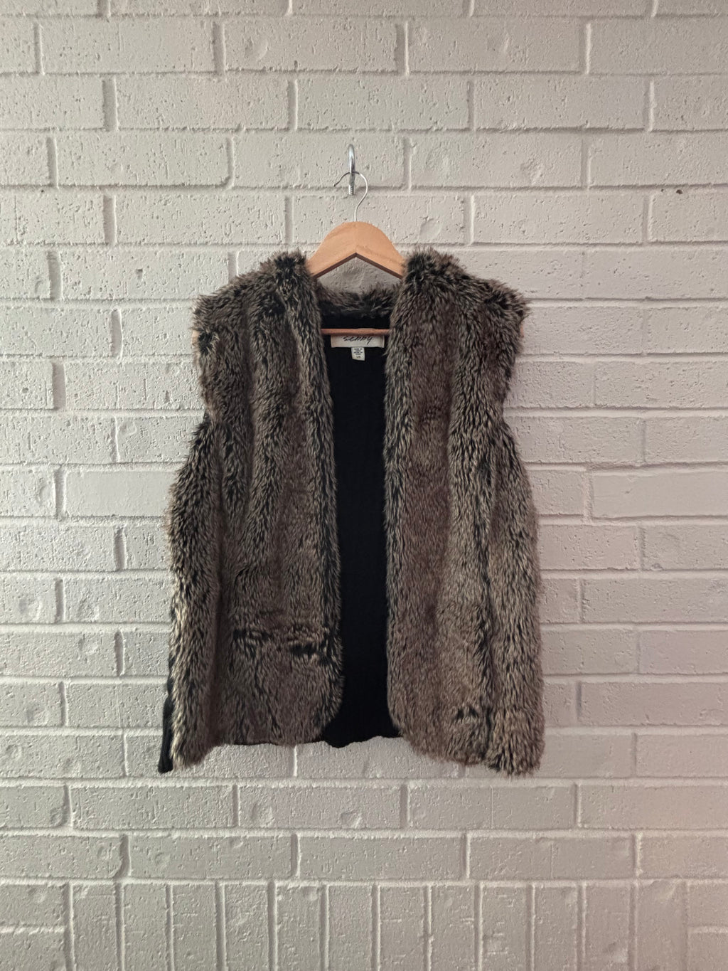 Faux Fur Vest · Women's L