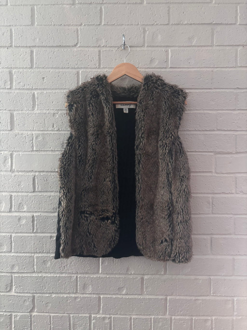 Faux Fur Vest · Women's L