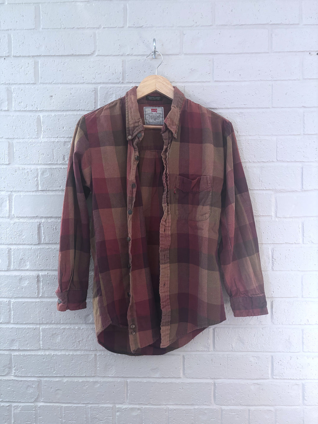 Levi’s Premium Flannel · Unisex M