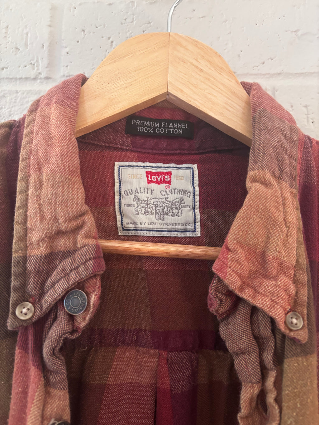Levi’s Premium Flannel · Unisex M