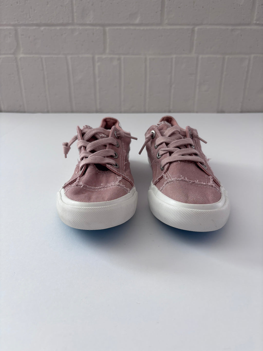 Blowfish Malibu Dusty Pink Canvas Sneakers · Size 8